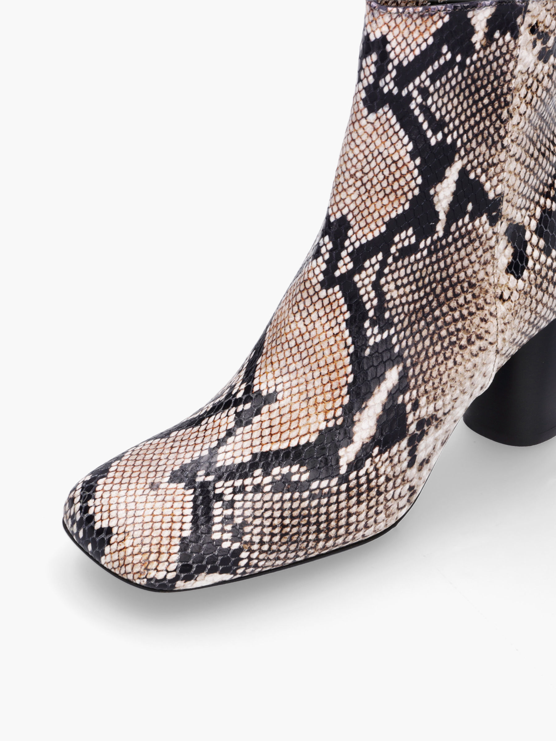 Bekleidung, Schuhwerk, Schuh, Hoher Absatz